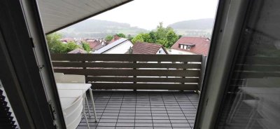 Exklusive, modernisierte 2-Zimmer-Dachgeschosswohnung mit EBK in Donzdorf