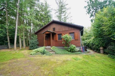 Urlaubsidylle im Waldgebiet – Gemütliches Ferienhaus auf 738 m² Grundstück