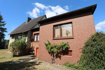 Einfamilienhaus mit Einliegerwohnung auf großem Grundstück in Gifhorn Süd