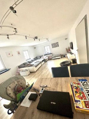 Modernisierte 4-Zimmer-Wohnung mit Einbauküche in Overath