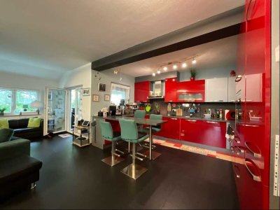 Schicke, moderne Dachgeschosswohnung am Röttererberg!