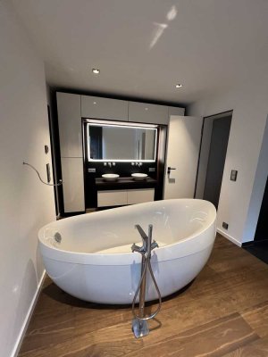 Atemberaubendes Penthouse mit 360°-Panoramablick, weitläufigem Wohnambiente + drei exclusive Bäder!