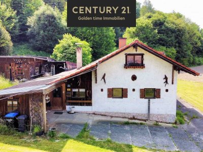 Preisreduzierung! Teilsaniertes Haus mit viel Potenzial