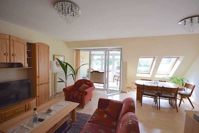 Stilvolle, gepflegte 5-Zimmer-Maisonette-Wohnung mit EBK in Hamburg Eidelstedt