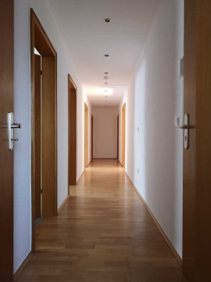 90 qm DG-Wohnung, 4 Zimmer, KDB, Gäste-WC, in Hennef-Geistingen ab 01.09.2025  zu vermieten