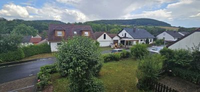 3-Zimmer-K-B-Wohnung, Garten + Balkon, Blick auf Schloss Saaleck