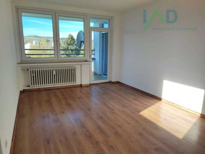 Tolle Aussichtslage mit Balkon und Stellplatz - Schöne 3-Zimmerwohnung - modernisiert
