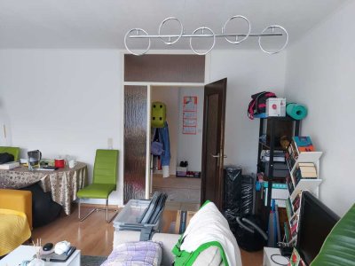 Nachmieter gesucht für helle, geschmackvolle 2.5 Zimmer Wohnung, mit EBK und Balkon in Ratingen