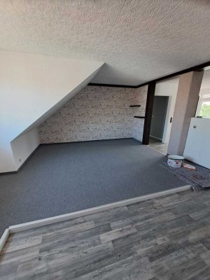 3-Raum-Wohnung mit Kamin, Balkon und Seeblick, direkt an der Ihle