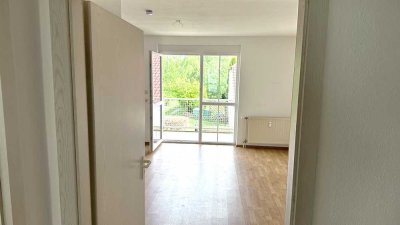 Wohnen in grüner Ruhe - Nähe Golfplatz Motzen, BER mit Balkon, EBK & Tiefgarage