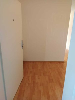 Helle 2-Zimmer-Wohnung mit Einbauküche in zentraler Lage von Kaiserslautern