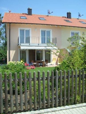 Lichdurchflutete freundliche DHH unweit zur Ortsmitte