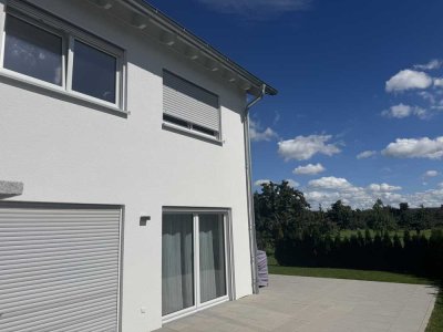 Schöne Doppelhaushälfte aus 2023