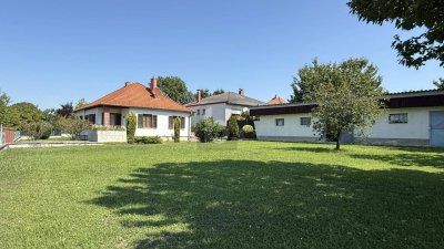 BUNGALOW MIT XXL GARTEN, KELLER &amp; NEBENGEBÄUDE IN TOP RUHELAGE