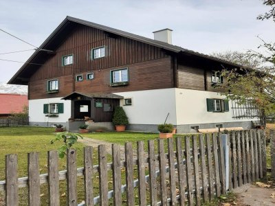4 Zimmer-Wohnung mit großem Garten und Garage