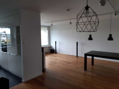 Stilvolle 3,5-Zimmer-Wohnung mit gehobener Innenausstattung mit EBK in Erkrath.