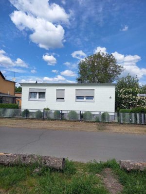 Voll unterkellertes Einfamilienhaus in ruhiger Lage