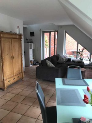 Außergewöhnliche 3-Zimmer-Maisonette-Wohnung für Singles und Paare