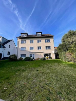 Suchen Nachmieter für 3 Zimmer Wohnung, Lichtdurchflutet, Großer Balkon, Stellplatz, EBK