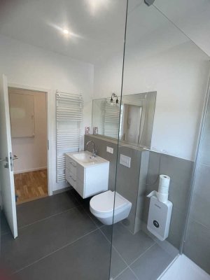 Beliebtes Westend: Sonnige 2-Zimmer-Wohnung mit Balkon – Erstbezug nach Sanierung