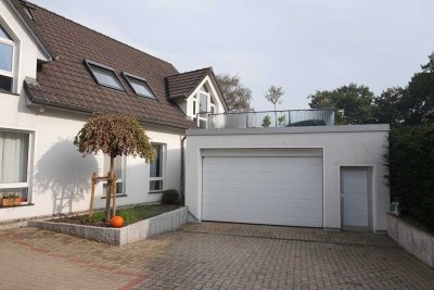 Modern + perfekt saniert: Komfortable 3,5-Zi.-Maisonettewhg. mit gehobener Ausstattung!