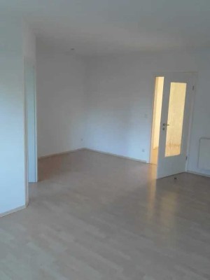 Moderne Wohnung im 2. OG mit zwei Zimmern und Balkon in Neukirchen