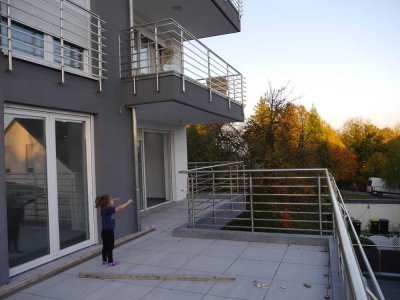 Neuwertige - Großzügige 4 Zimmer Wohnung