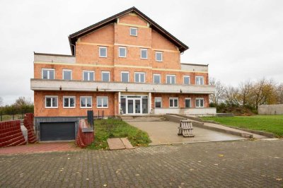 Hotel Garni im Rohbau – Neubauobjekt mit ca. 1.286 m² vermietbarer Fläche in Alleinlage bei Gabsheim
