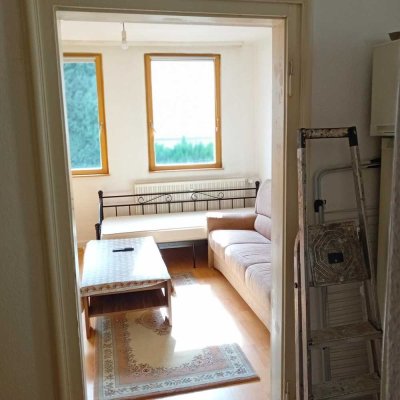 HELLE  1,5  ZIMMER WOHNUNG