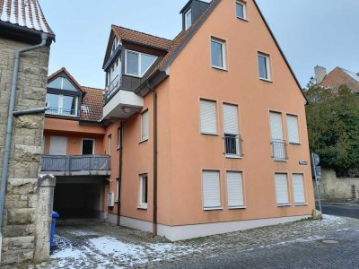 Frisch renovierte 2-Zimmer-Erdgeschosswohnung mit Einbauküche und Kellerabteil in Eibelstadt
