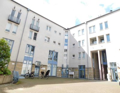 Frisch renovierte 2-Zi.-Whg. mit neuem Bad und neuem Boden am Nové-Mesto-Platz