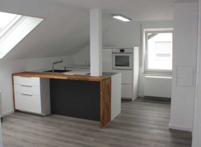 Schöne zweieinhalb Zimmer Wohnung in Heiningen ( Kreis Göppingen )