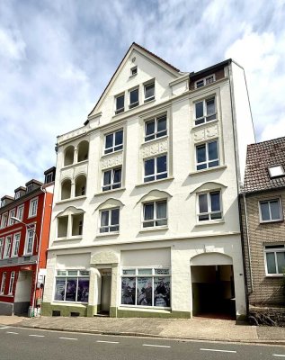 Helle, frisch modernisierte 3-Zi-Wohnung mit 2 Balkonen und EBK, zentral in Flensburg