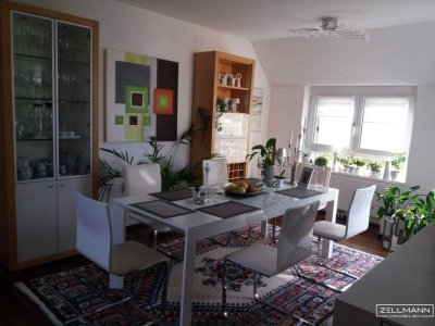 „Ein Ort zum Aufatmen – Lichtdurchflutete Dachterrassen-Maisonette mit Stil“ | ZELLMANN IMMOBILIEN