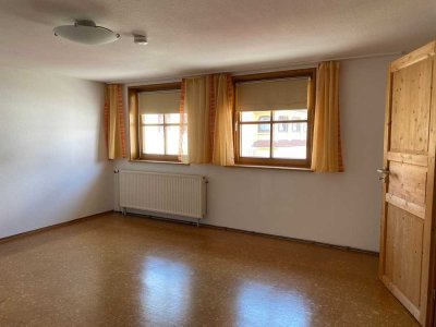 Schöne, helle 4-Zimmer-Wohnung mit sonniger Terrasse, Stadtmitte