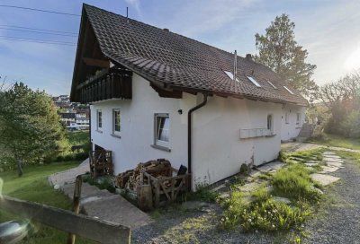 Idyllische 2-Etagen-2,5-Zi-whg mit Balkon und Kaminofen in Halbhöhenlage für Singles o. Pärchen