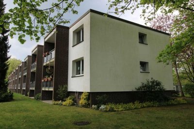 Zögern Sie nicht: Gepflegte Erdgeschosswohnung mit Loggia