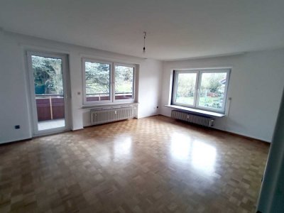 3-Zi.-Komfortwohnung mit grossem allein nutzbarem Garten (800 qm), Terrasse, Garage und Stellplatz