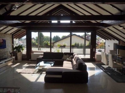 Traumhafte Dachgeschosswohnung mit viel Licht und Aussicht