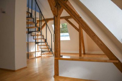 Exklusives Wohnen im Steinbachtal: Dachgeschossidylle im Grünen.