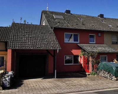 Von Privat - Pferdeliebhaber aufgepasst: Großzügige, naturnahe DHH mit 243 Wfl./Nfl.