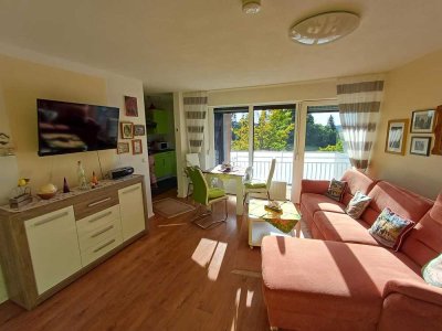 *GEMÜTLICHE 1.- ZI. WOHNUNG MIT SCHÖNER AUSSICHT IM BAYERISCHEN WALD*