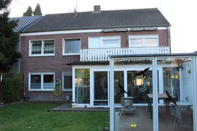 Großes Zweifamilienhaus mit Ausbaupotential in ruhiger Lage mit großem Garten