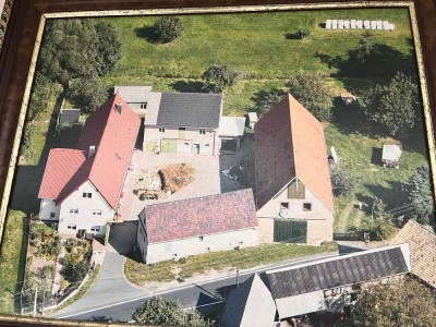 Charmantes Bauernhaus mit 9 Zimmern und Garage in Narsdorf