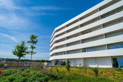 Helle 2-Zimmer-Wohnung mit erstklassiger Einbauküche & Balkon mit Fernblick
