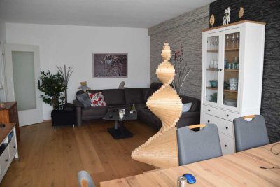 Helle und sonnige 4-Zimmer-Wohnung mit Balkon und Einbauküche in Bensheim