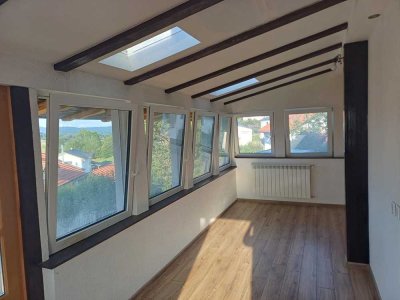 *SANIERTES EINFAMILIENHAUS * mit Wintergarten und schöner Aussicht