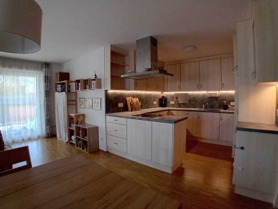 Ruhig und in 5 min zu Fuß in die Stadt? - Wohnung mit Garten am Wanderweg