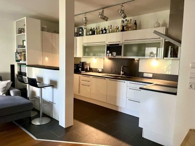 Schöne 2,5-Zimmer-EG-Wohnung mit EBK, Wintergarten und Terrasse in Donauwörth, Härpferpark