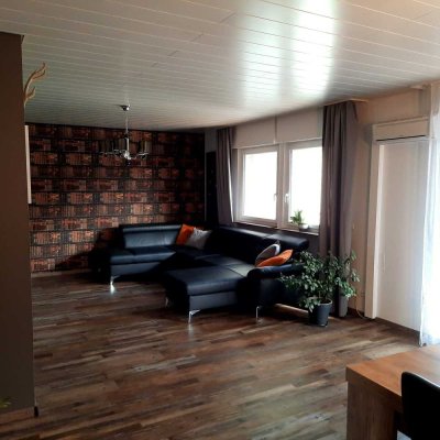 Liebevoll hergerichtetes Bungalow in einer Sackgasse ohne Provision!!!
Tel: 017664464197